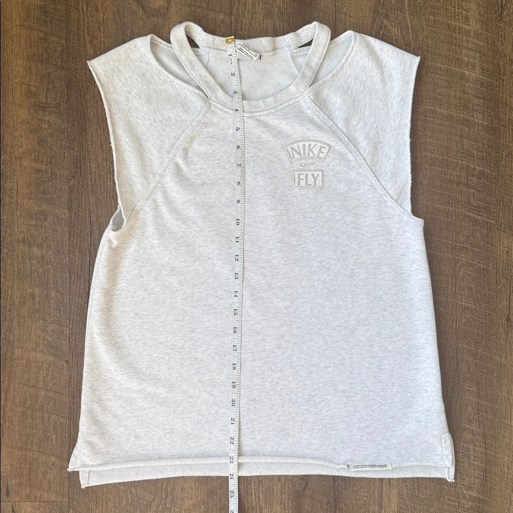 Nike Standard Issue Queen of Courts Fleece Basketball Gray Top Size Small - Picture 8 of 14